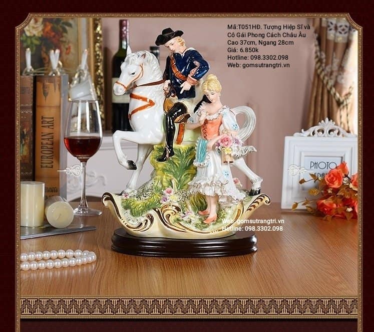 TƯỢNG HIỆP SĨ VÀ CÔ GÁI PHONG CÁCH CHÂU ÂU